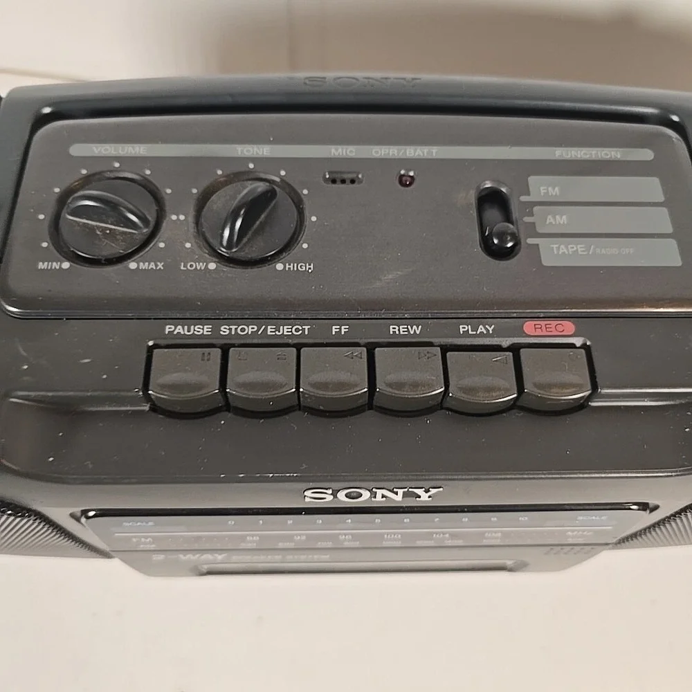 Sony CFS-200 AM/FM Stereo 2‎ Way Speaker Radio & Cassette Cassette Doesn't Work